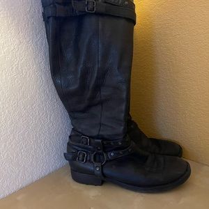 Born tall boots, size 9.5/40.5 Used